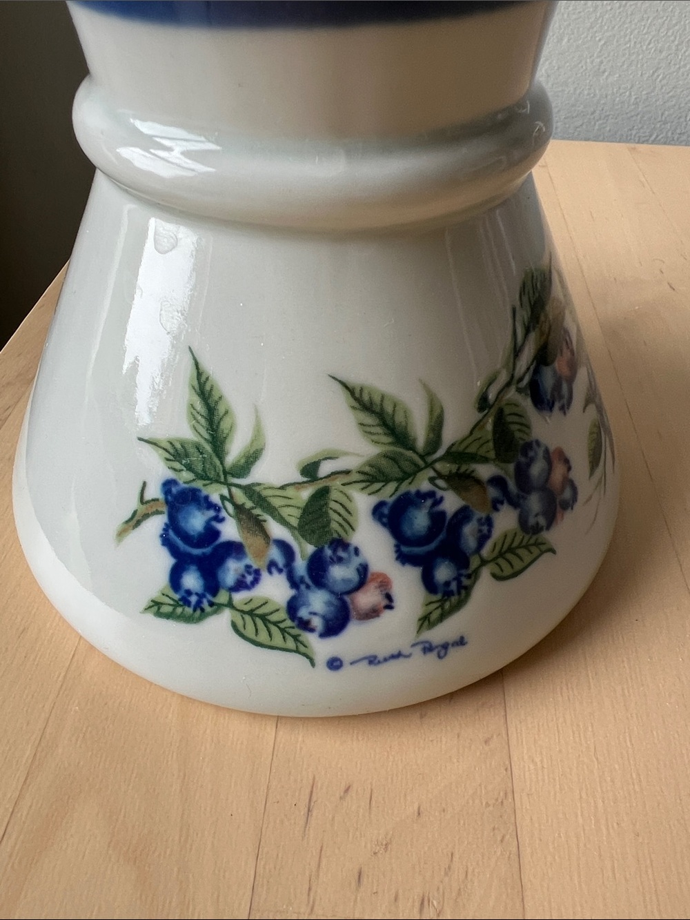 Blueberry Pattern Ceramic Pitcher Jug - Blue Rim - Picture 3 of 4